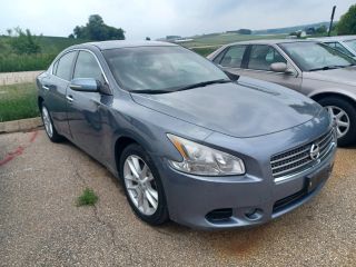 2010 Nissan Maxima 3.5 SV - Exterior Front Right Corner Image